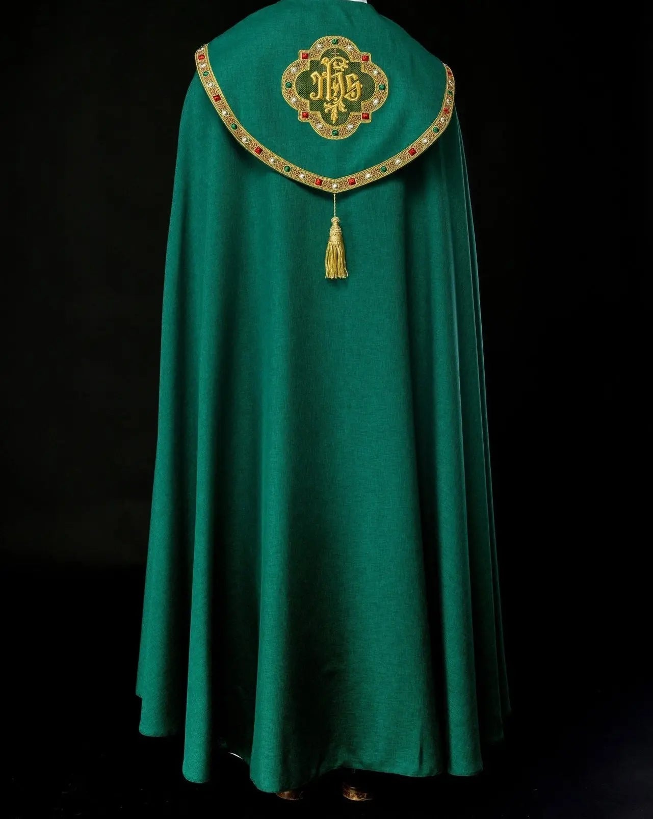 Zielona liturgiczna kapa z złotym IHS