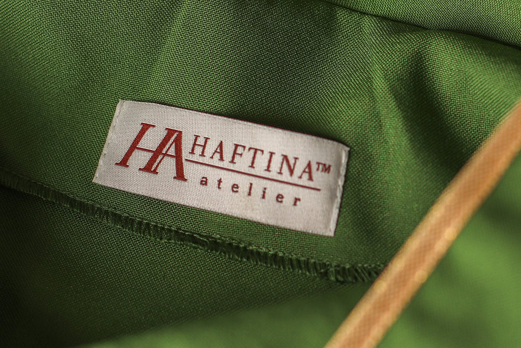 Zielony ornat haftowany z Krzyżem